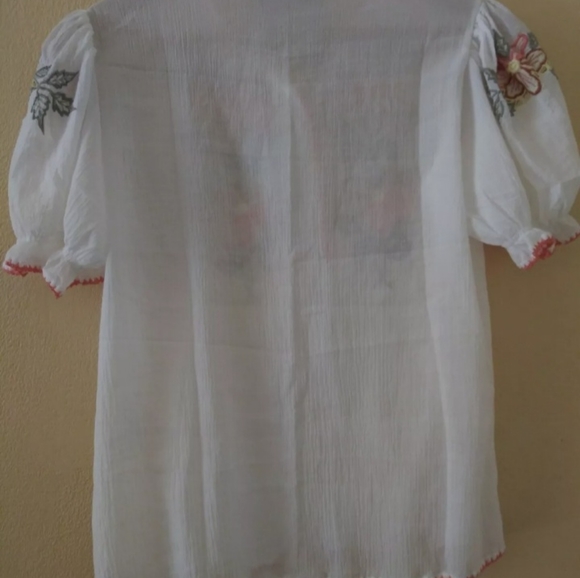 Chasing Unicorns Cutwork Top M - Picture 3 of 3